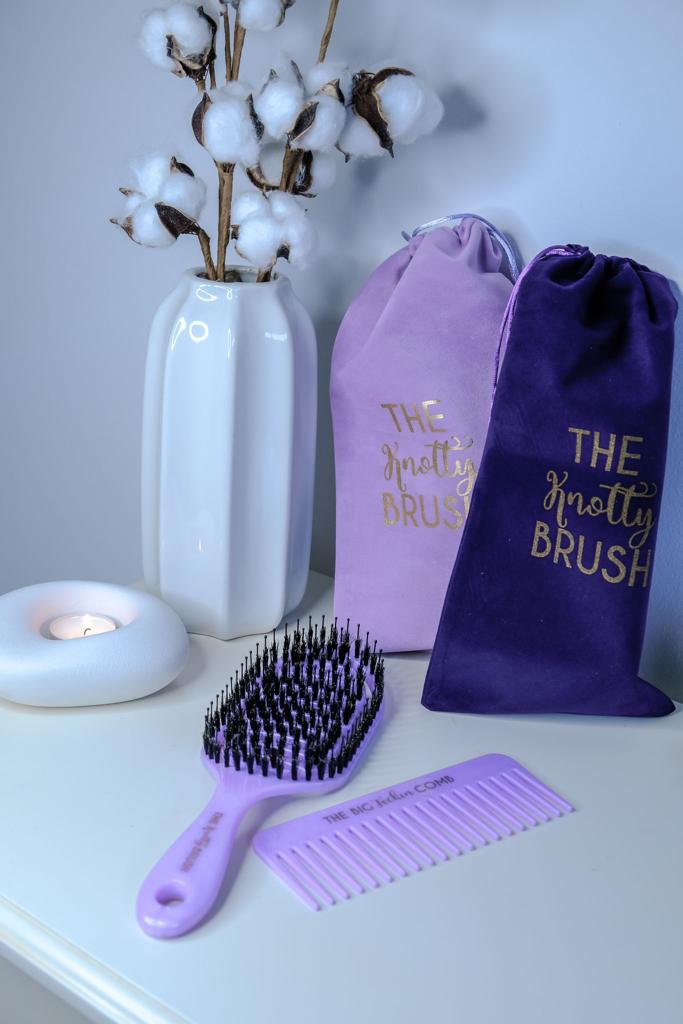 The Knotty Brush Duo  limited edition in lilac.