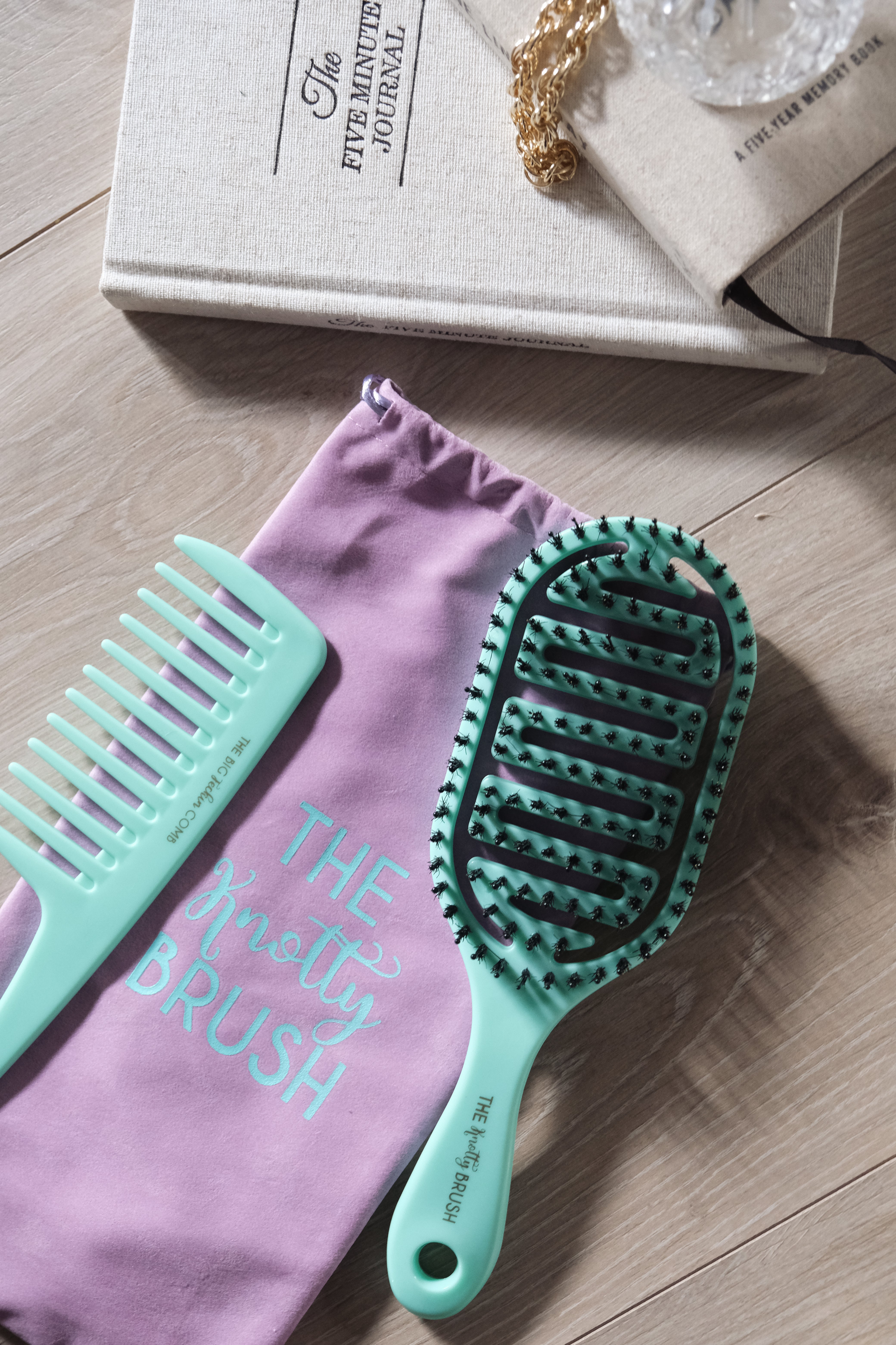 The knotty brush Duo